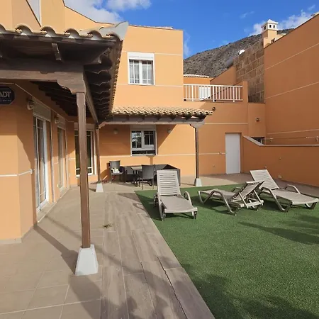 Americas, Sea View In South Tenerife * לוס כריסטיאנוס